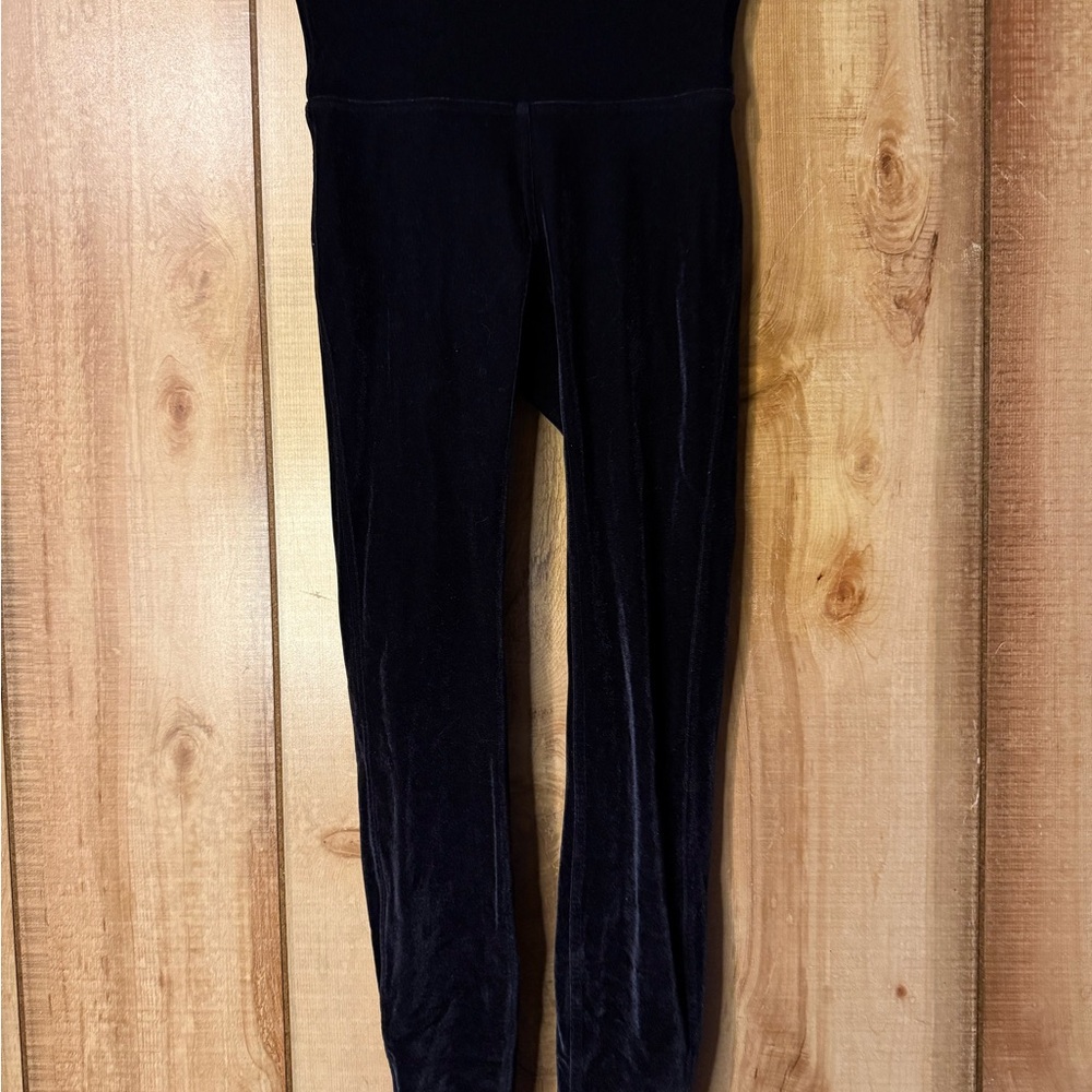 Lululemon Wunder Lounge High-Rise
Tight 28" *Velvet - Black $118 Retail - Picture 12 of 12